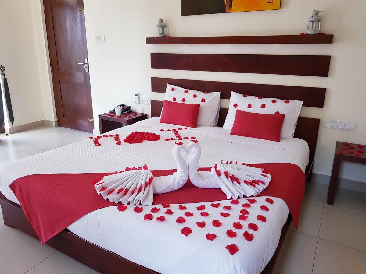 Sea Breeze Deluxe Inn Negombo Exterior foto